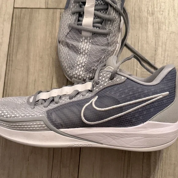 Nike Sneakers - Picture 3 of 7